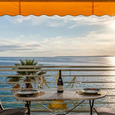 Le Soleil Front De Centre Juan Les Pins